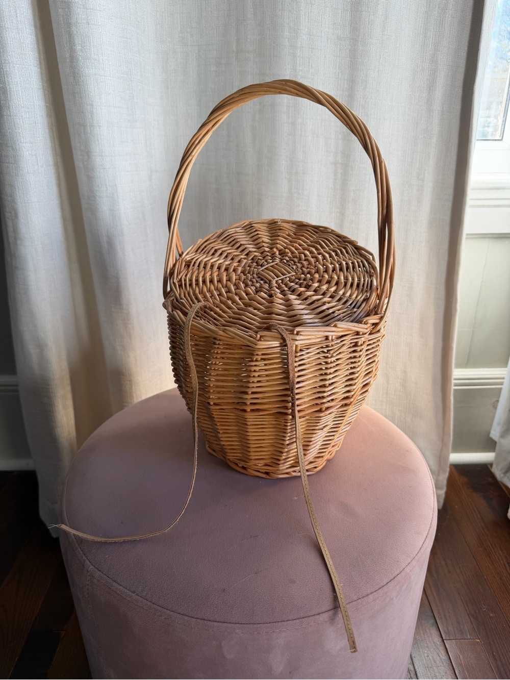 Woven Round Basket-Handbag in Natural Brown